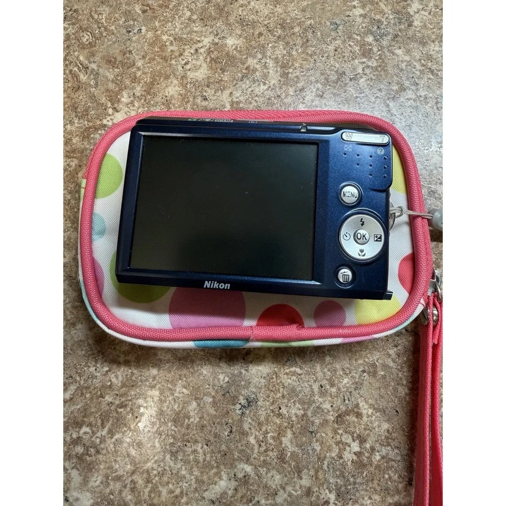 Nikon COOLPIX L18 8.0MP Digital Camera - Blue Un Tested As Is